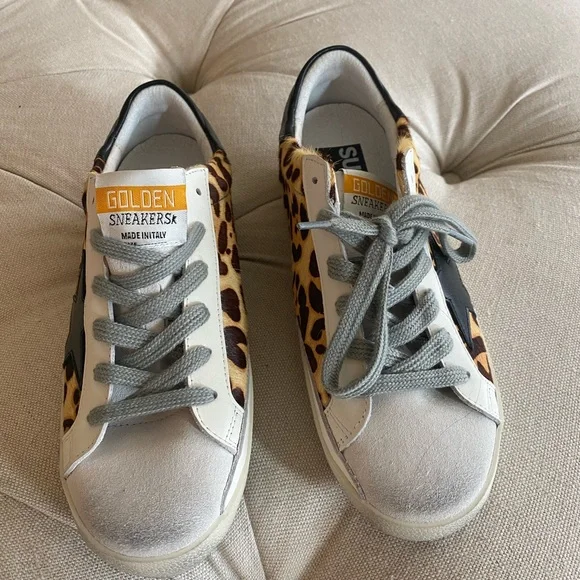 Golden superstars leopard with black star - Picture 4 of 5